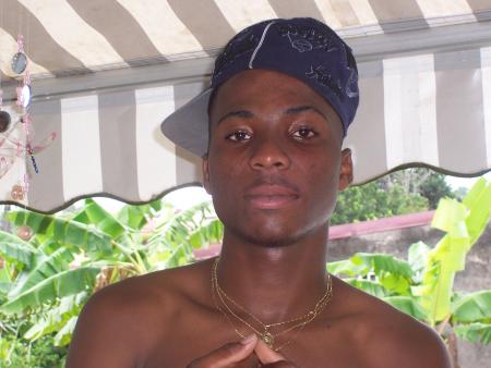 lui c le couz J-David as danou aka bllllllll lol lachez vos com